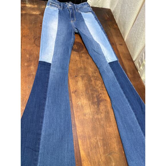 Hollister Patchwork High Rise Flare Bell Bottom Jeans Women's Size 00R 23 x 32" - Picture 1 of 13